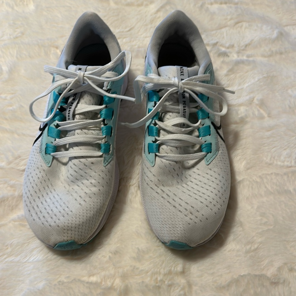 Nike Air Zoom Pegasus 38 size 7.5
